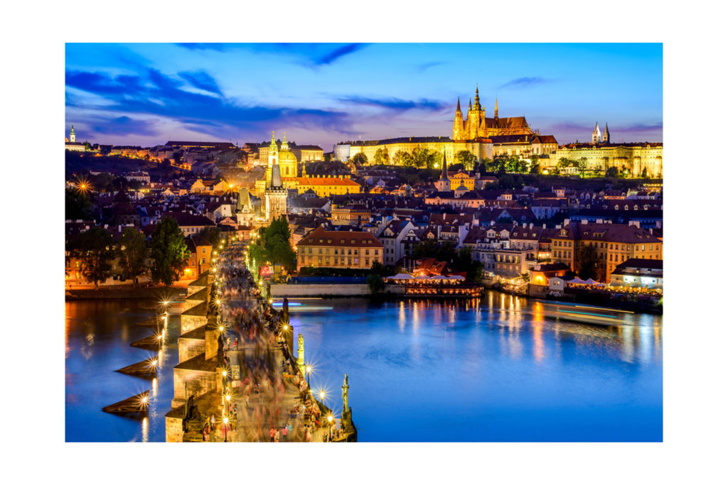 Prag Sokakları; Gündüzleri Taze, Geceleri Kurutulmuş Nane Renginde