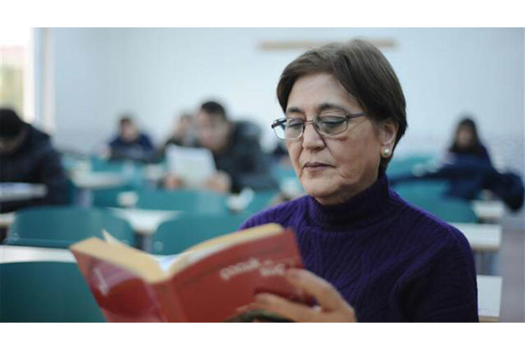 Onlarca öğrenci yetiştirdi, şimdilerde ise yeniden öğrenci oldu