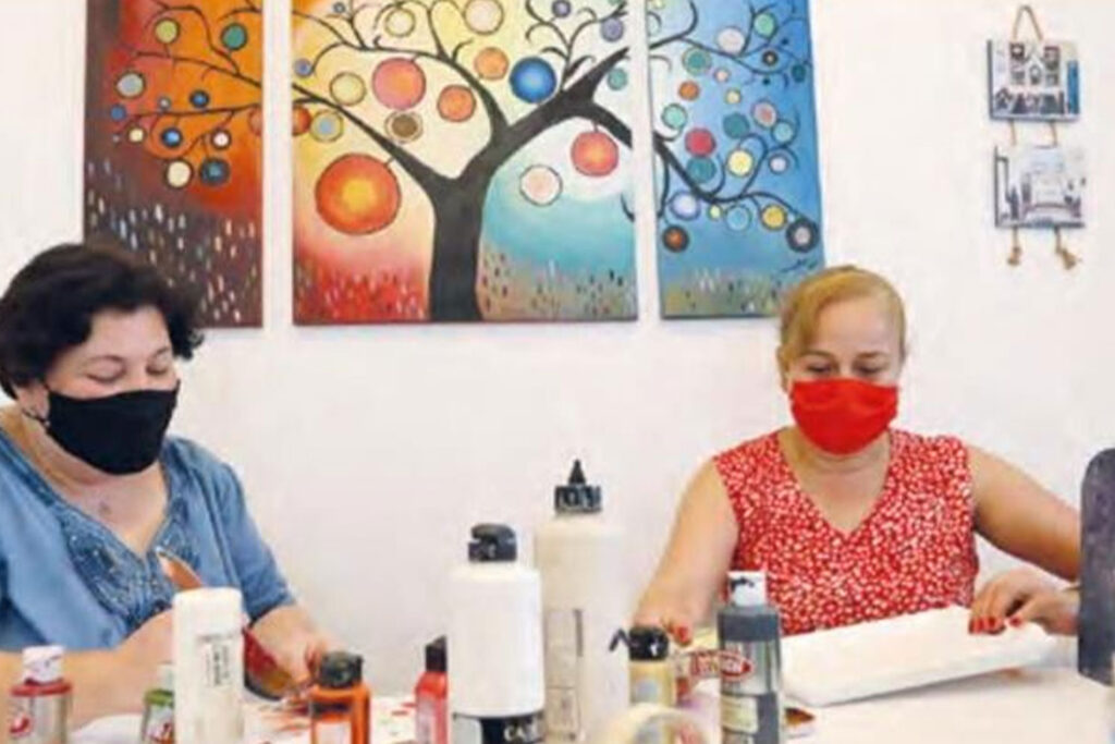 Aktif Yaş Alma Evinde 'Beşi Bir Yerde' Projesi