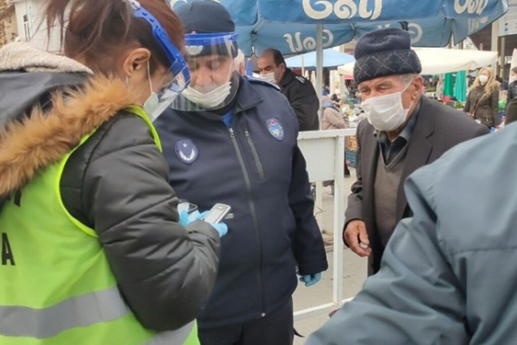 Yaşlı vatandaşların HES Kodu mücadelesi